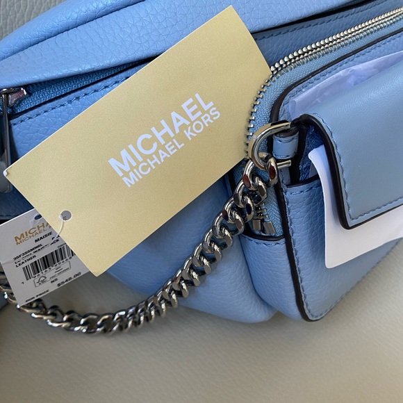 Michael Kors Maisie Large 2 in 1 Sling Pack Crossbody Bag Pale Blue - Picture 8 of 10